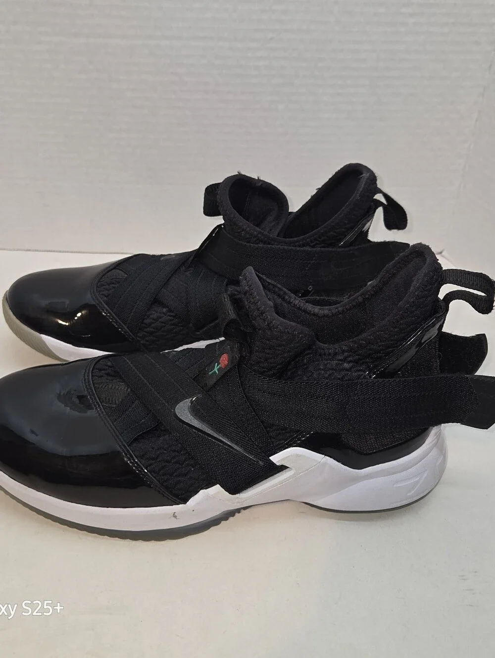 Nike Lebron Soldier XII SFG Black Patent leather A02910-005 Size 6.5Y